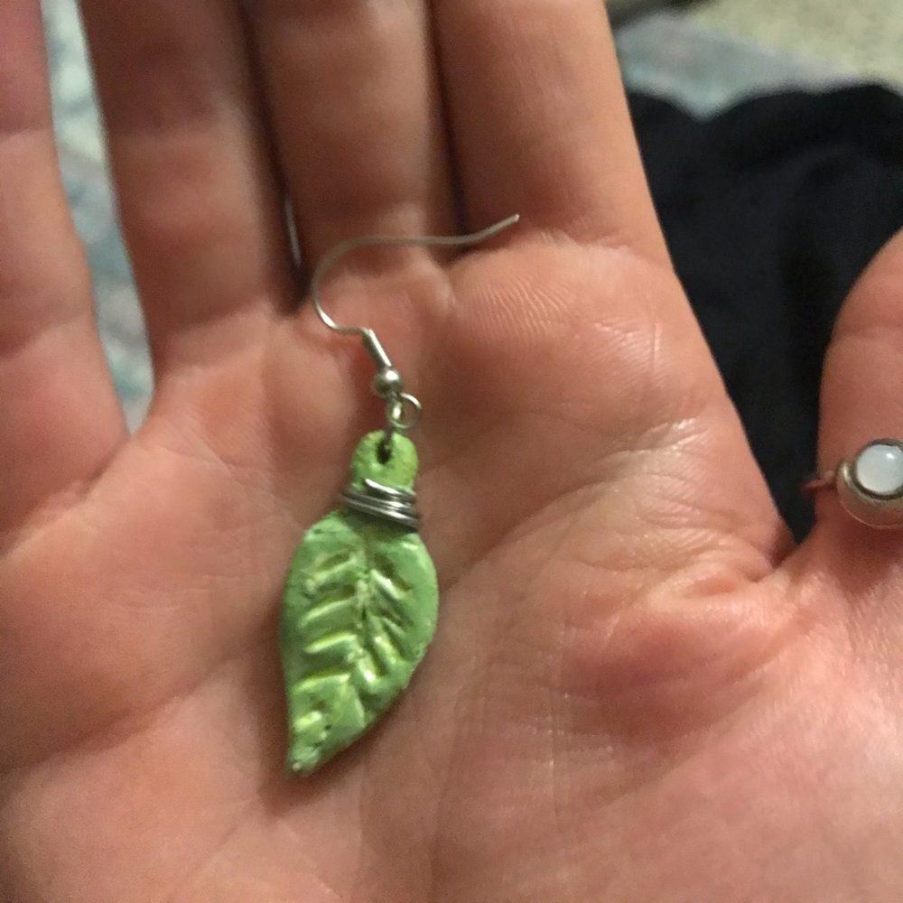 Wire earrings - Picture 7 of 8